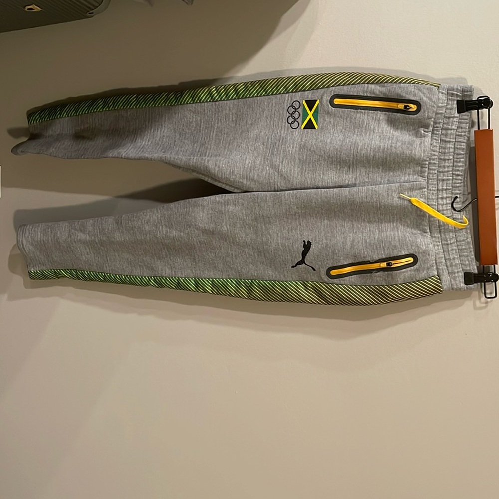 Puma Jamaica’s Olympic memorabilia, size x-small